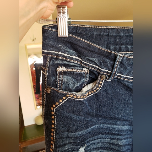 NWOT Maurices sequins & embroidery flare jeans - Picture 12 of 15